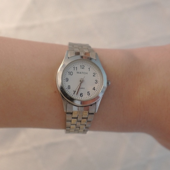 Vintage Silver Link Quartz Watch - Picture 5 of 8